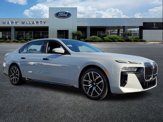 Used 2025 BMW 740i xDrive image 2