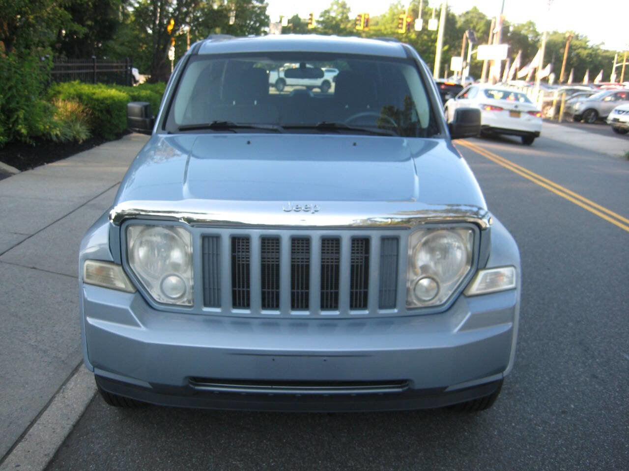Used 2012 Jeep Liberty Sport image 2