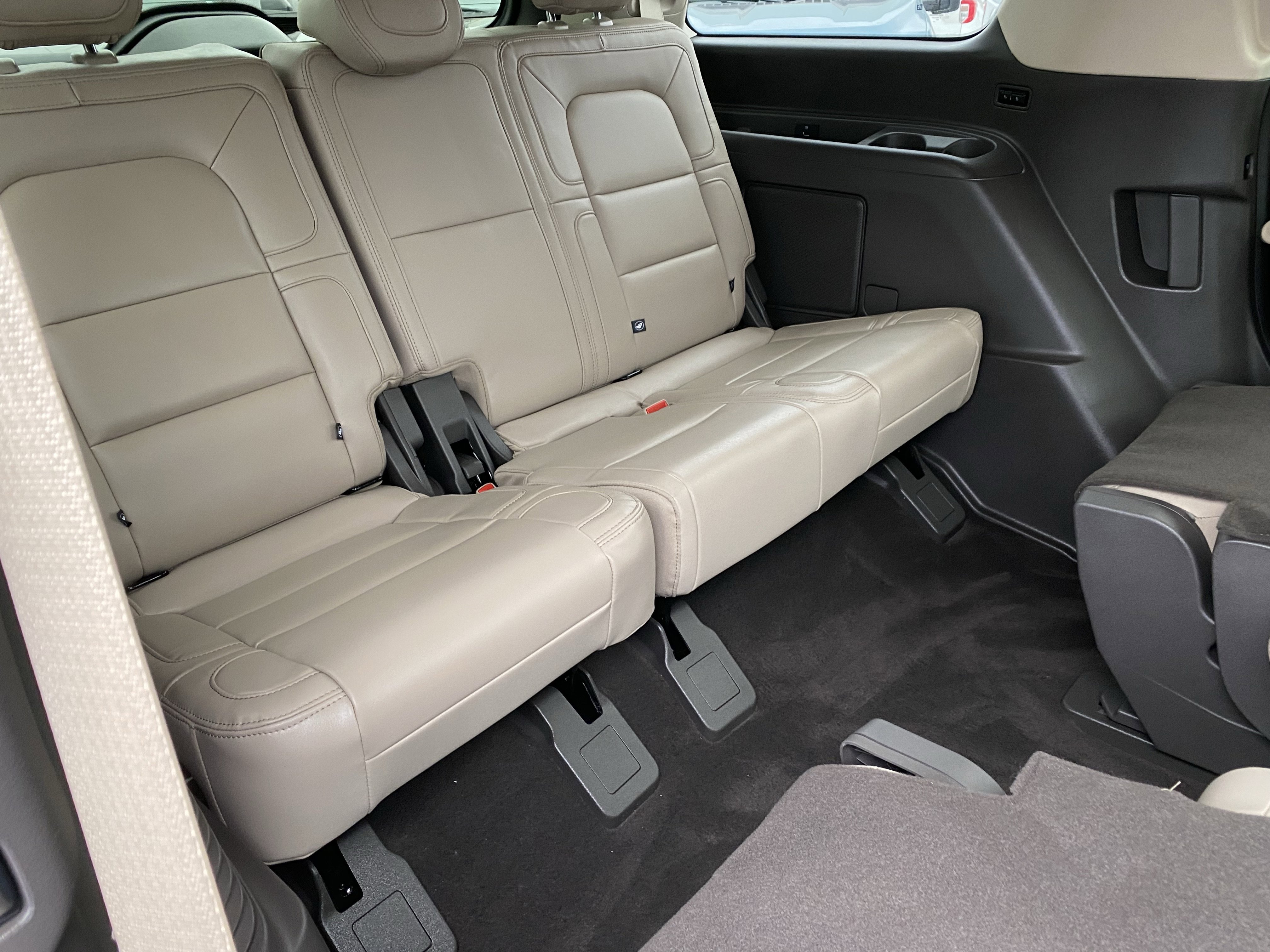 Used 2024 Lincoln Navigator Reserve image 16