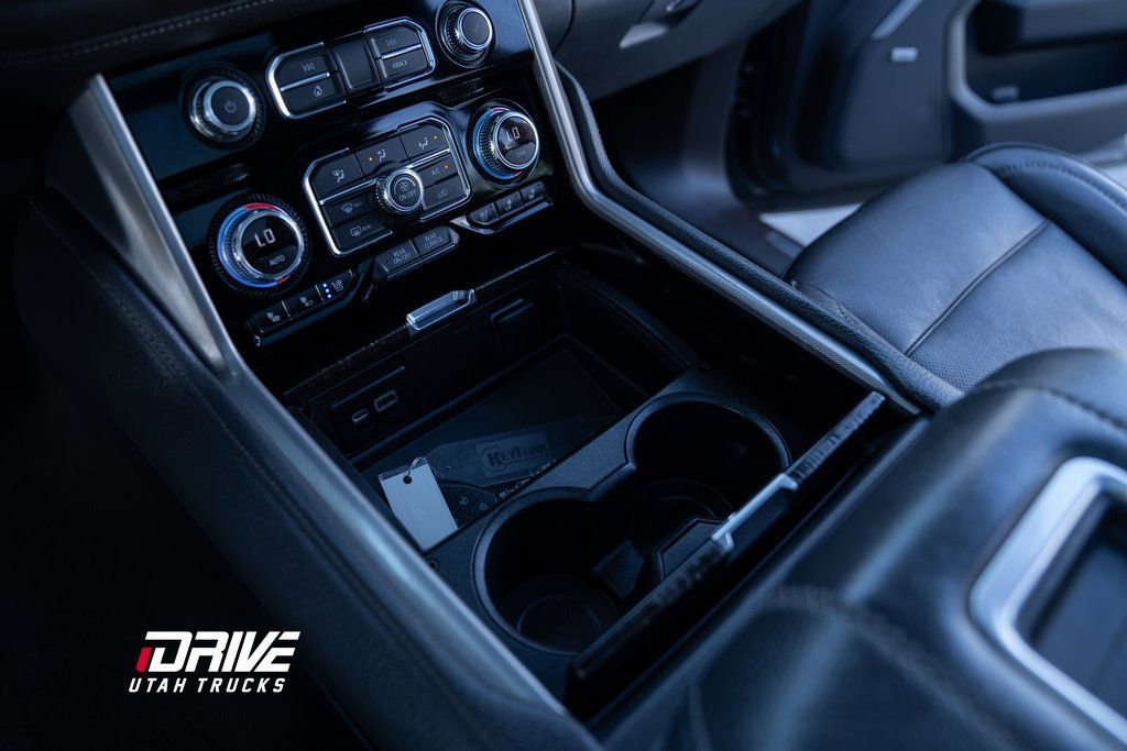 Used 2021 GMC Yukon XL Denali w/ Denali Premium Package image 34