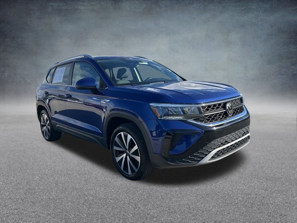 Used 2024 Volkswagen Taos SE video 2