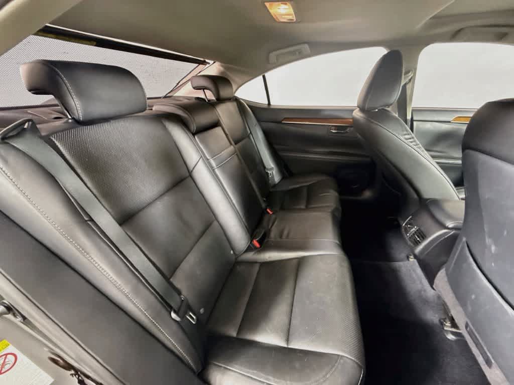 Used 2015 Lexus ES 300h w/ Navigation System Package FWD image 27
