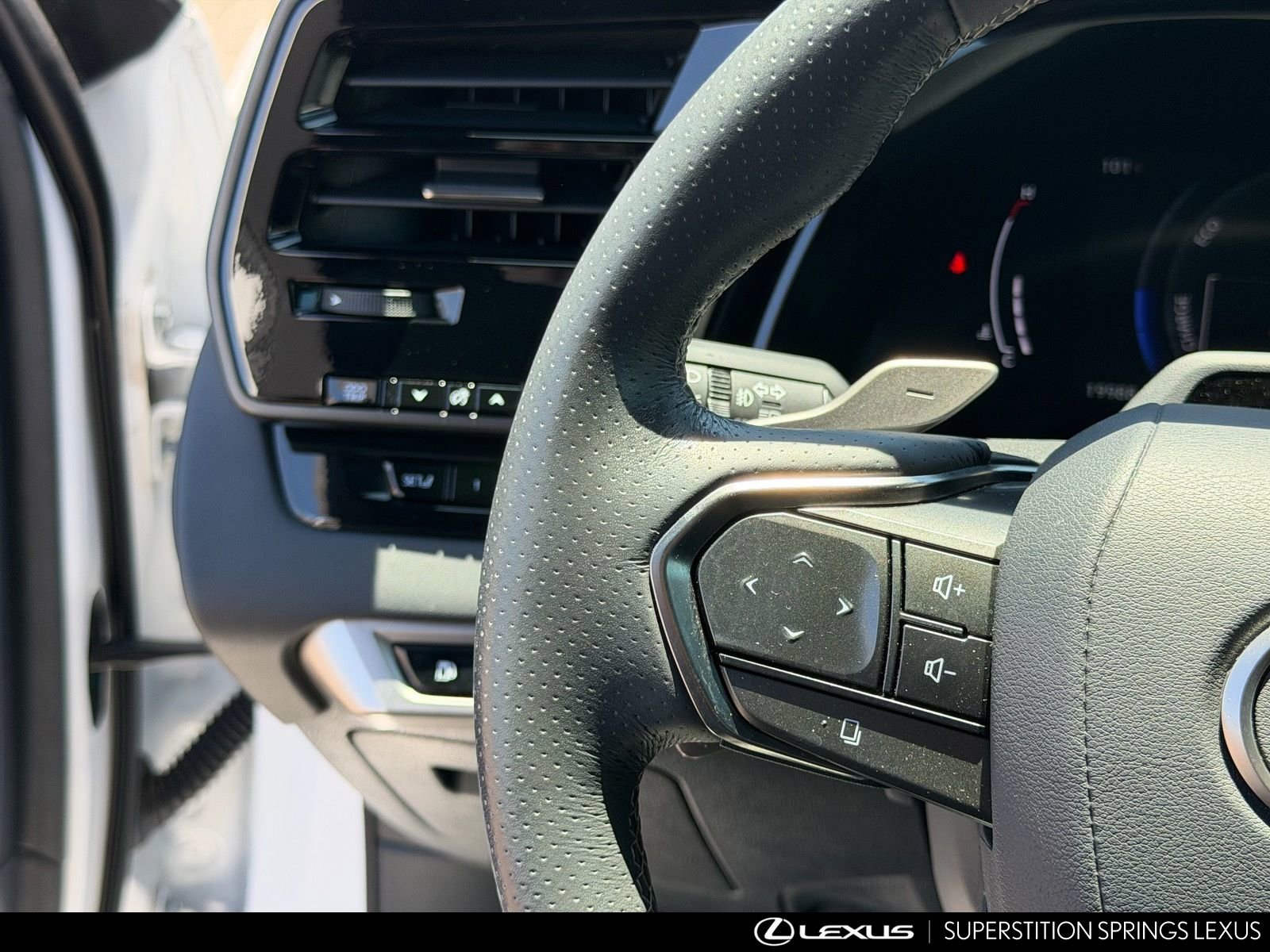 Used 2023 Lexus RX 500h F Sport w/ Accessory Package (Z1) AWD/4WD image 17