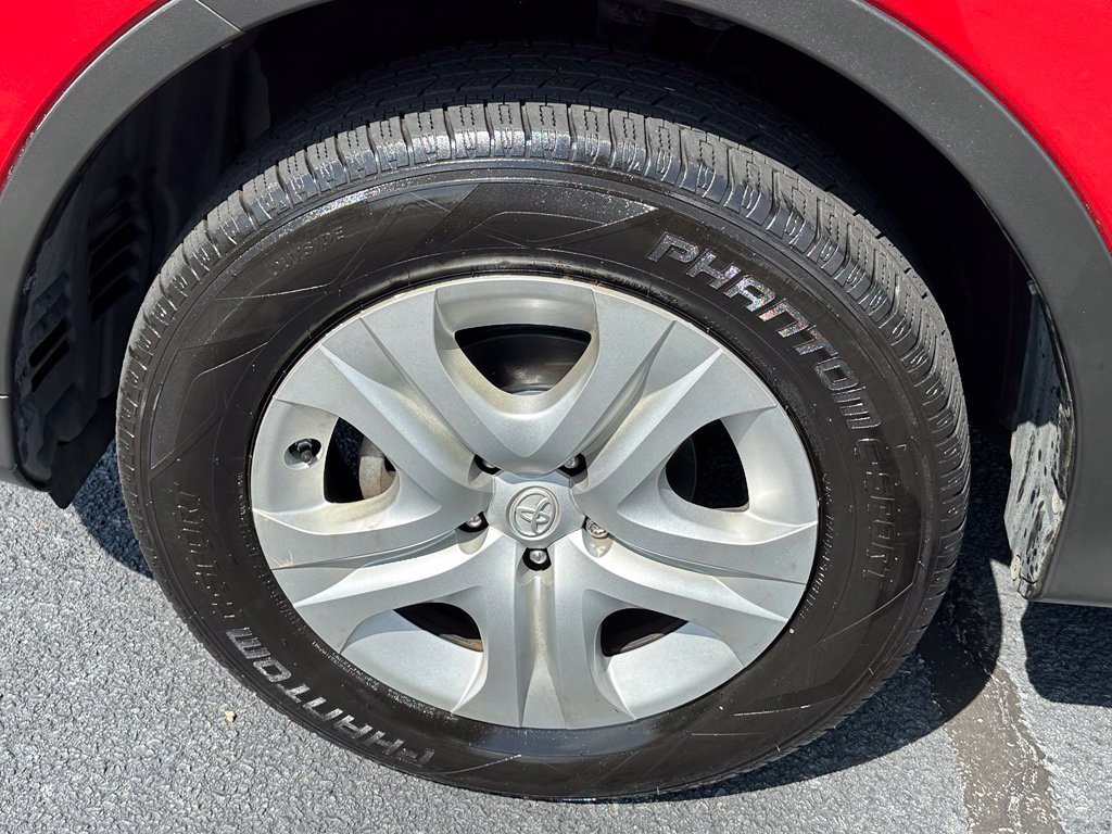 Used 2014 Toyota RAV4 LE FWD image 33