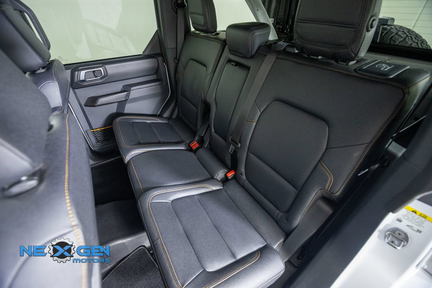 Used 2024 Ford Bronco Badlands AWD/4WD image 34