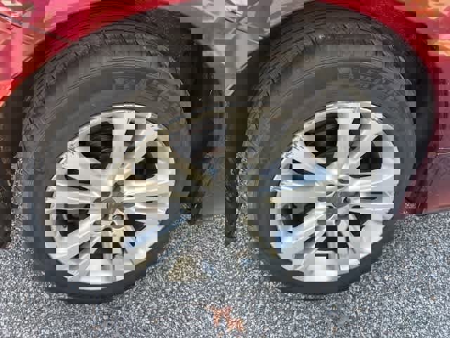 Used 2015 Chrysler 200 Limited image 17