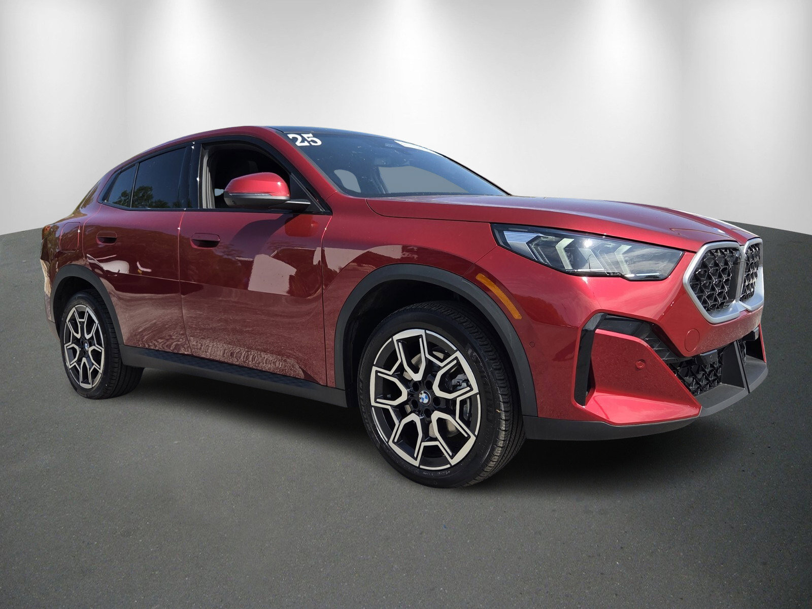 Certified 2025 BMW X2 xDrive28i image 1