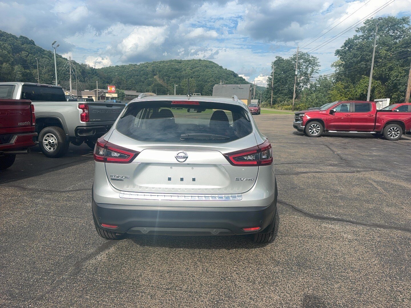 Used 2022 Nissan Rogue Sport SV w/ Technology Package AWD/4WD image 6