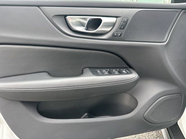 Certified 2025 Volvo V60 B5 Cross Country Plus image 17