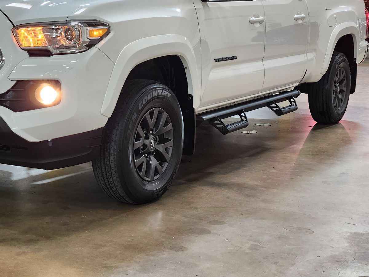 Used 2022 Toyota Tacoma SR5 RWD image 17
