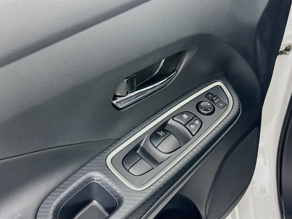 New 2025 Nissan Versa SR w/ Trunk Package image 22