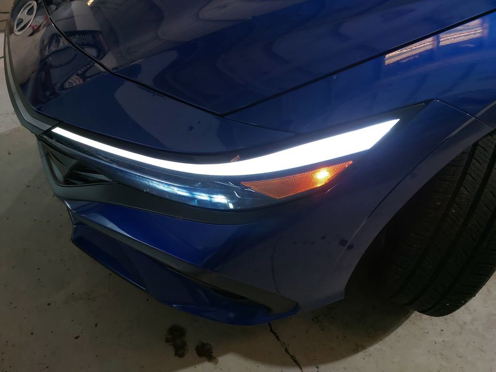 Certified 2024 Hyundai Elantra SEL image 33