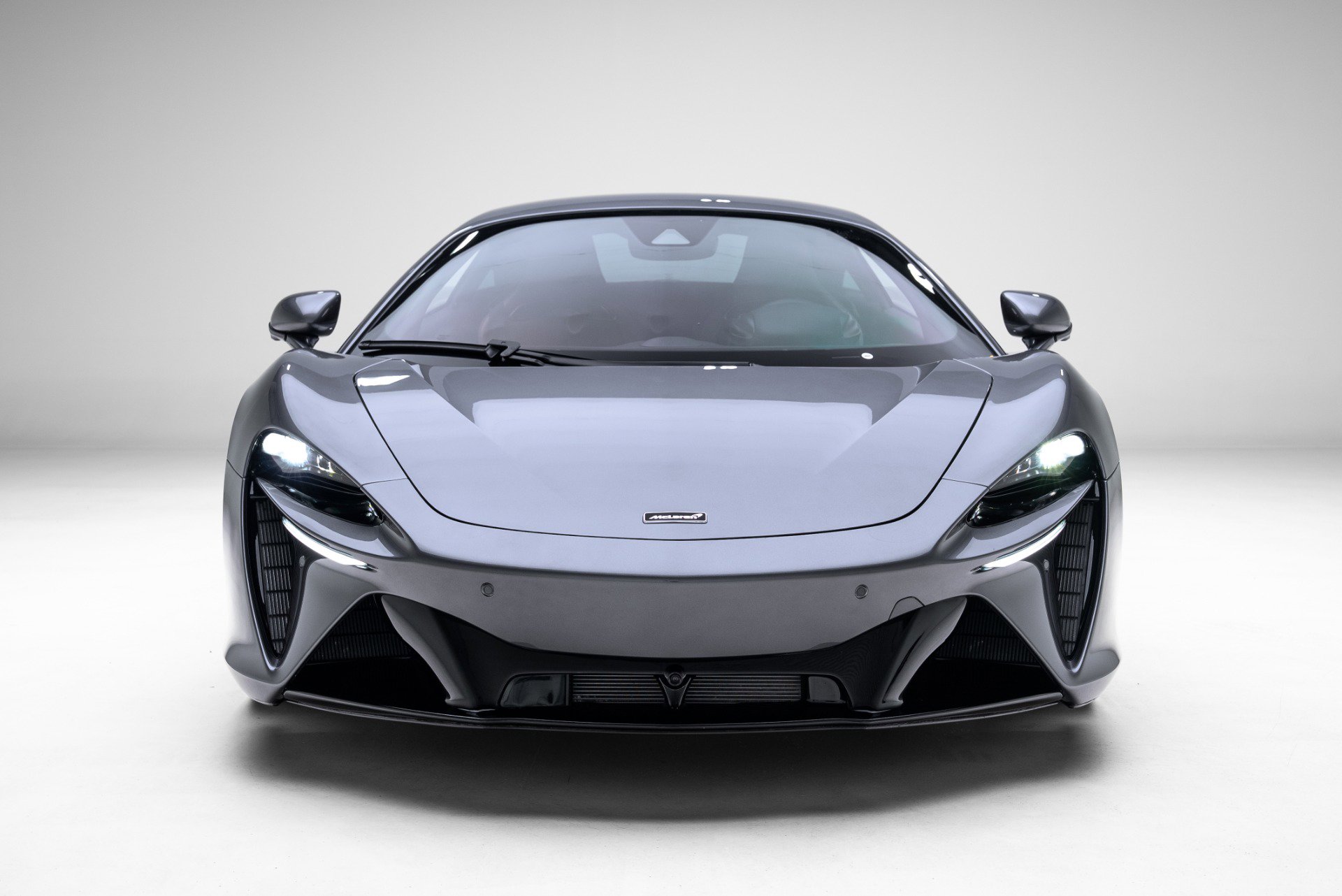 Used 2023 McLaren Artura image 13
