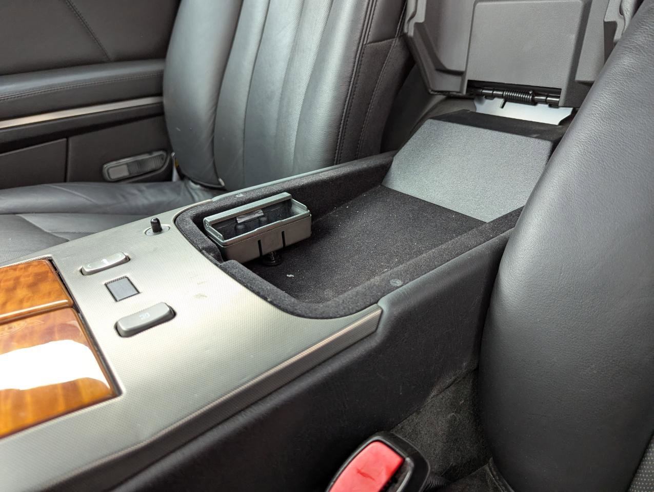 Used 2004 Cadillac XLR RWD image 30