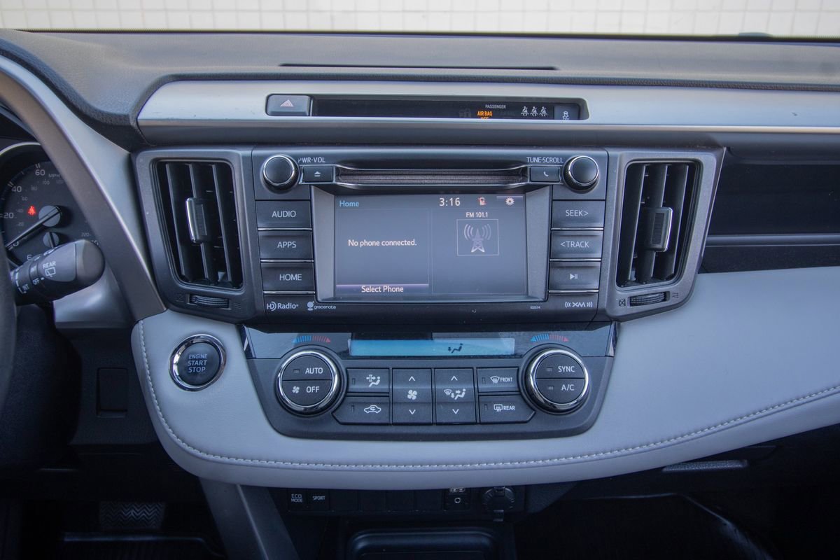 Used 2018 Toyota RAV4 XLE image 24