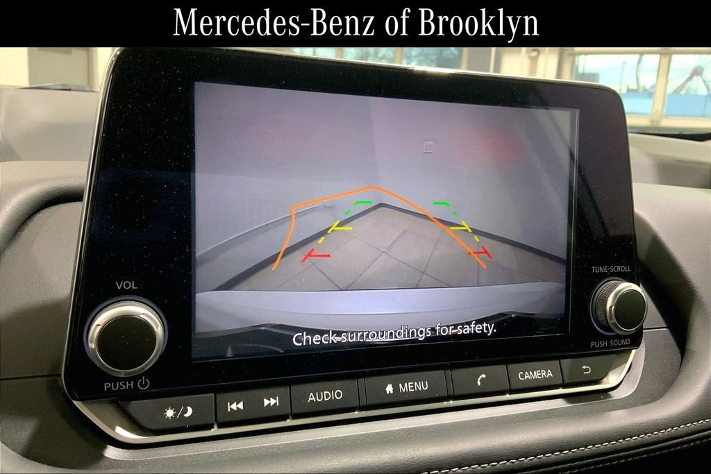 Used 2024 Nissan Rogue S image 25