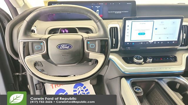 Used 2025 Ford Expedition Platinum w/ Driver's Package image 17