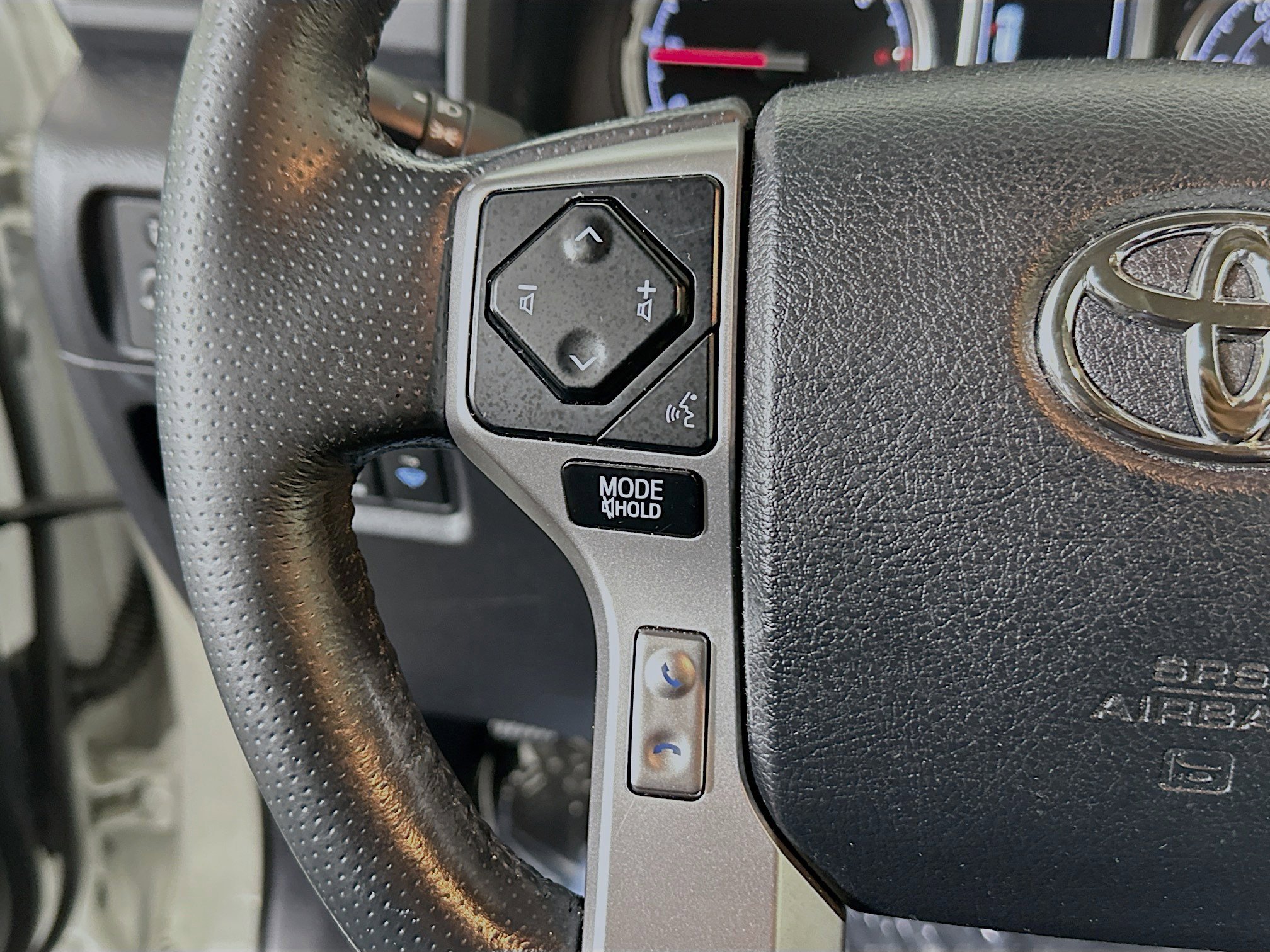 Used 2023 Toyota 4Runner Limited image 16