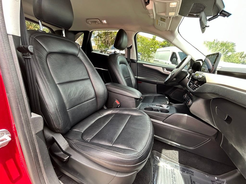 Used 2021 Ford Escape SE w/ SE Sport Appearance Package FWD image 26