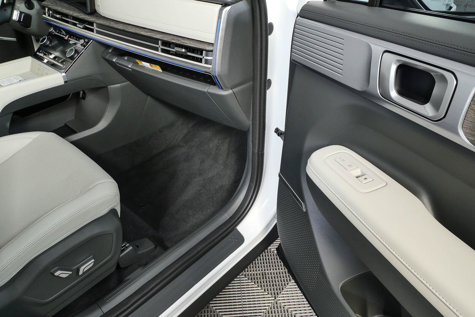New 2026 Hyundai Santa Fe Limited AWD/4WD image 24