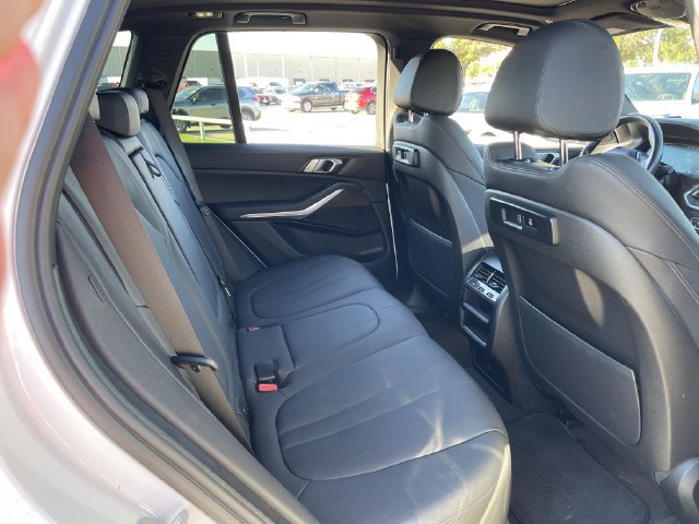 Used 2022 BMW X5 xDrive40i AWD/4WD image 27