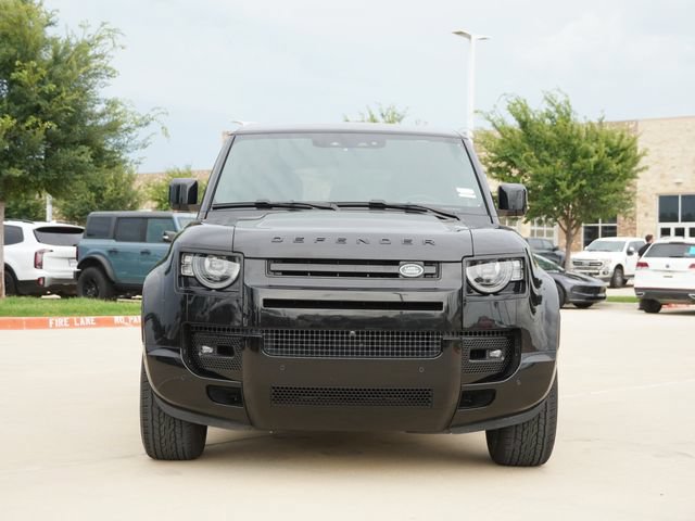 Used 2025 Land Rover Defender 110 V8 AWD/4WD image 2