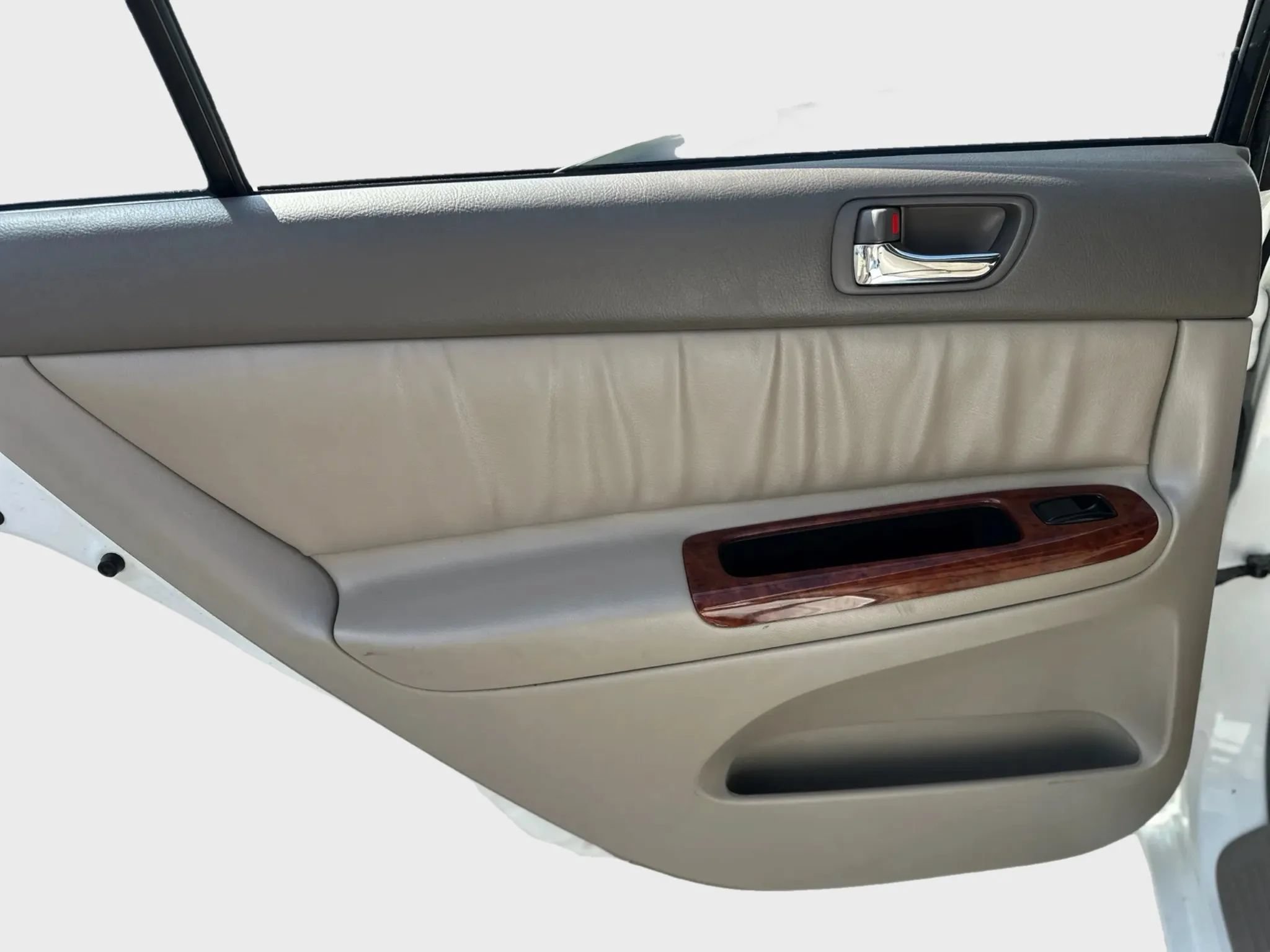 Used 2005 Toyota Camry XLE w/ XLE Premium Pkg FWD image 17