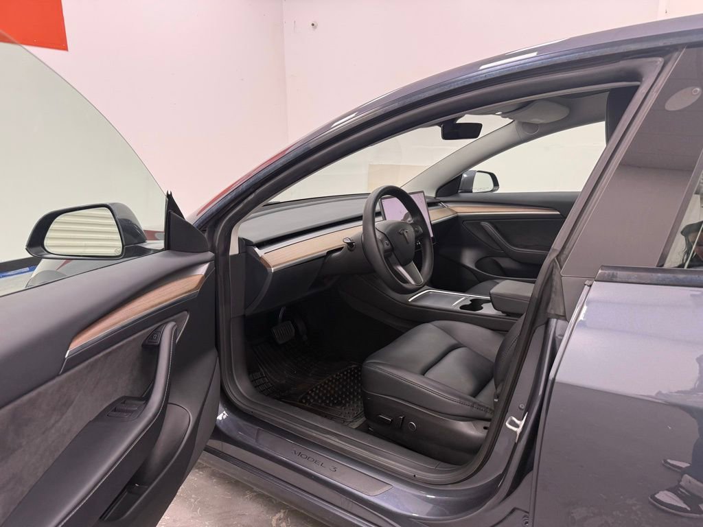 Used 2023 Tesla Model 3 Standard Range RWD image 9