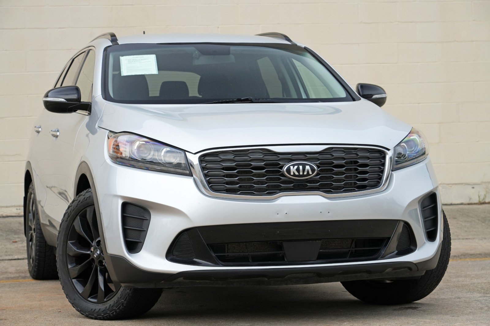 Used 2020 Kia Sorento S FWD image 2