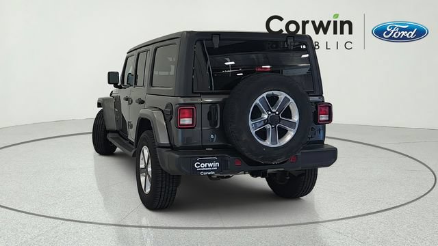 Used 2018 Jeep Wrangler Unlimited Sahara AWD/4WD image 4