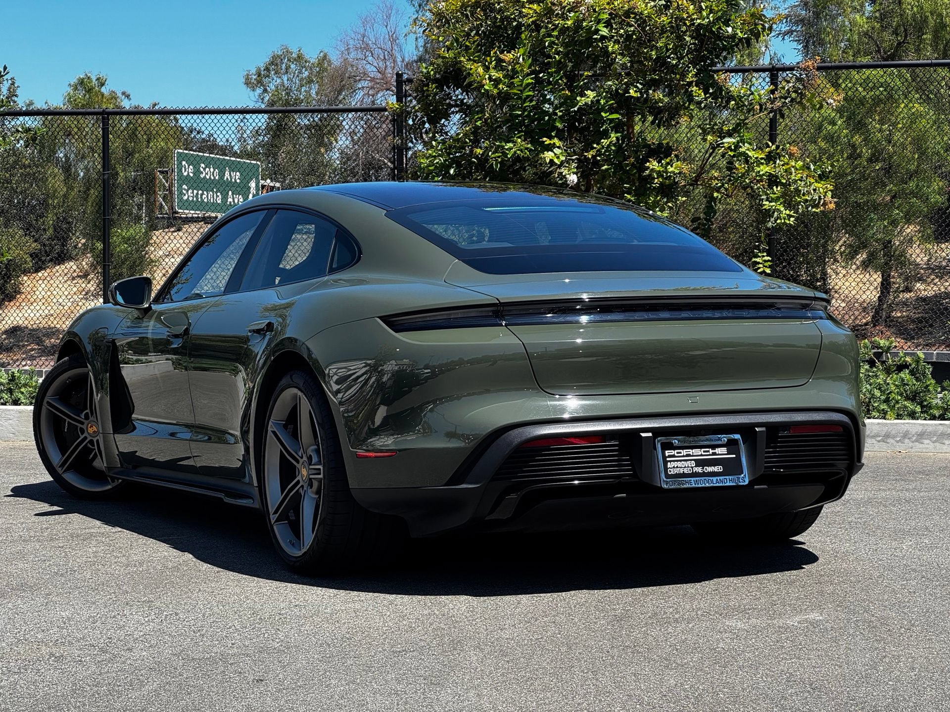 Certified 2022 Porsche Taycan Turbo S w/ Premium Package AWD/4WD image 6