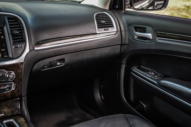 Used 2015 Chrysler 300 C RWD image 25
