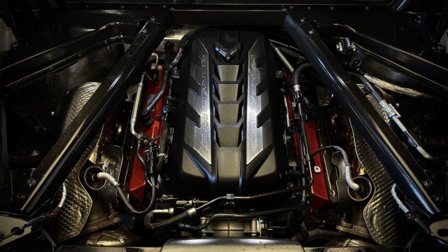 Used 2024 Chevrolet Corvette Stingray Premium Cpe w/ Z51 Performance Package RWD image 31