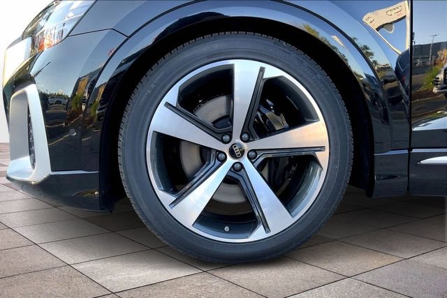 New 2026 Audi SQ8 Prestige image 11