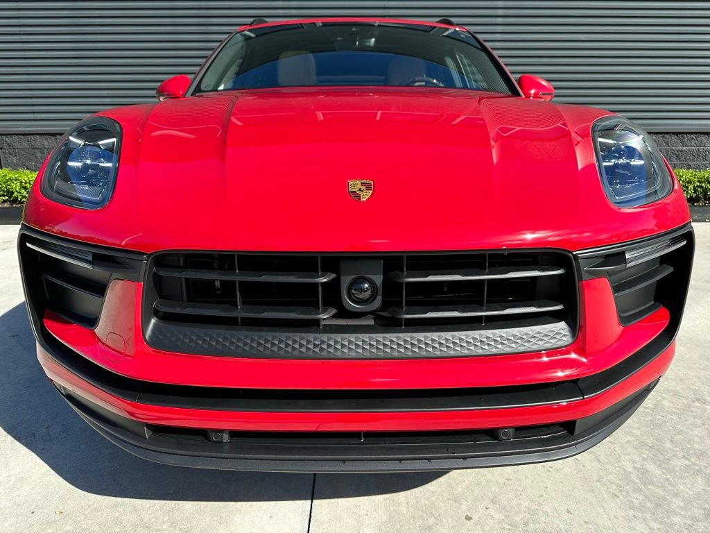 Used 2026 Porsche Macan AWD/4WD image 8