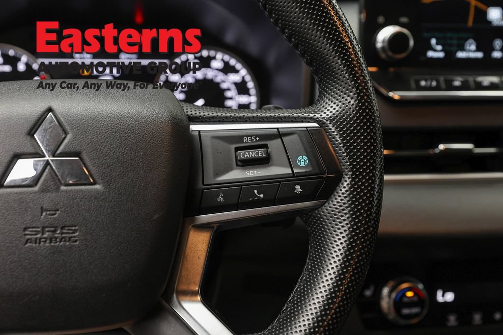 Used 2024 Mitsubishi Outlander SE AWD/4WD image 18