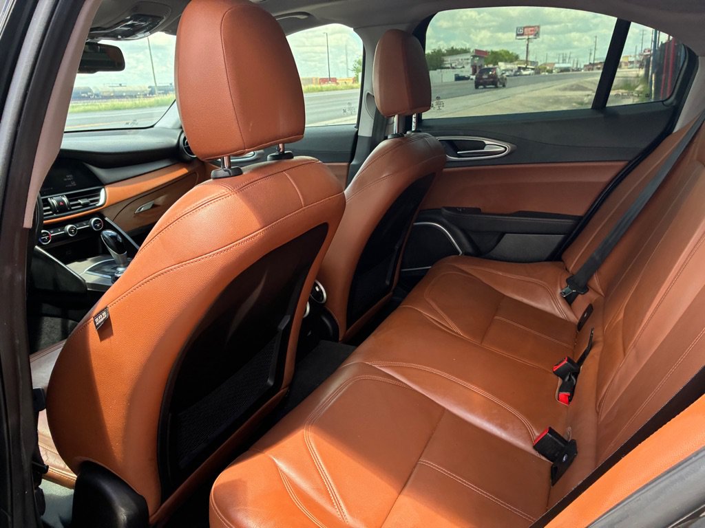 Used 2017 Alfa Romeo Giulia RWD image 28