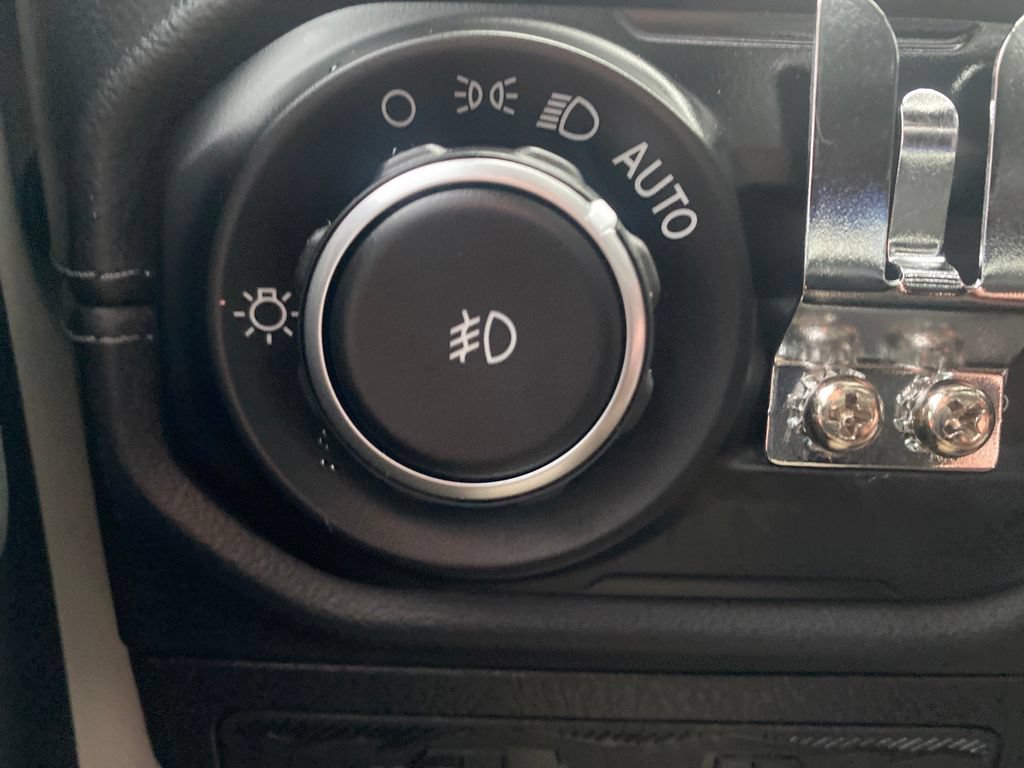Used 2024 Jeep Wrangler Rubicon AWD/4WD image 21