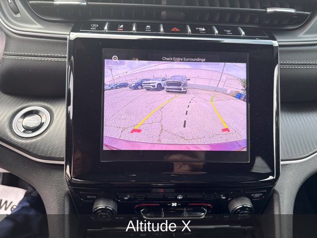 Used 2025 Jeep Grand Cherokee L Altitude AWD/4WD image 18