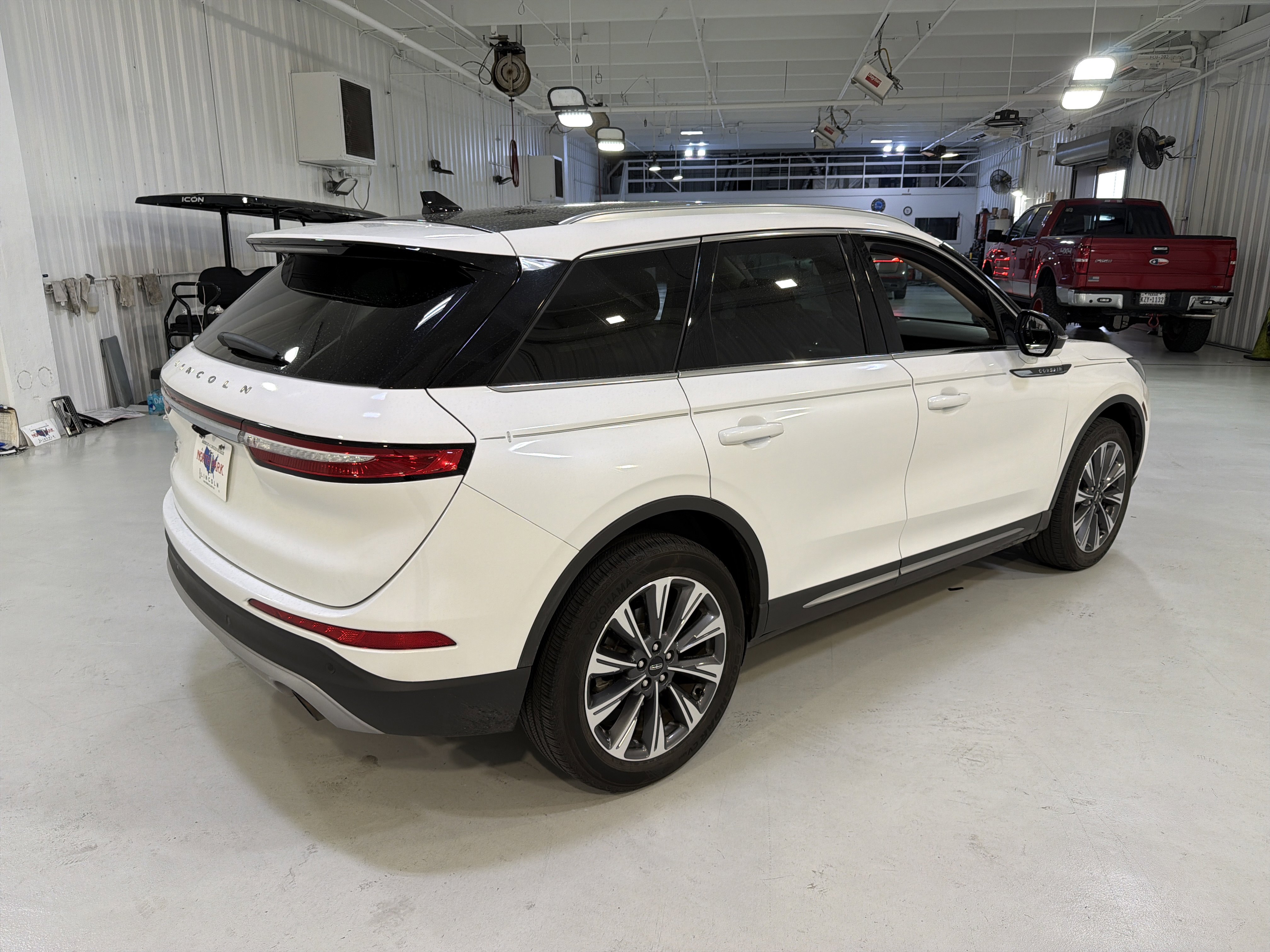 Used 2020 Lincoln Corsair Reserve AWD/4WD image 4