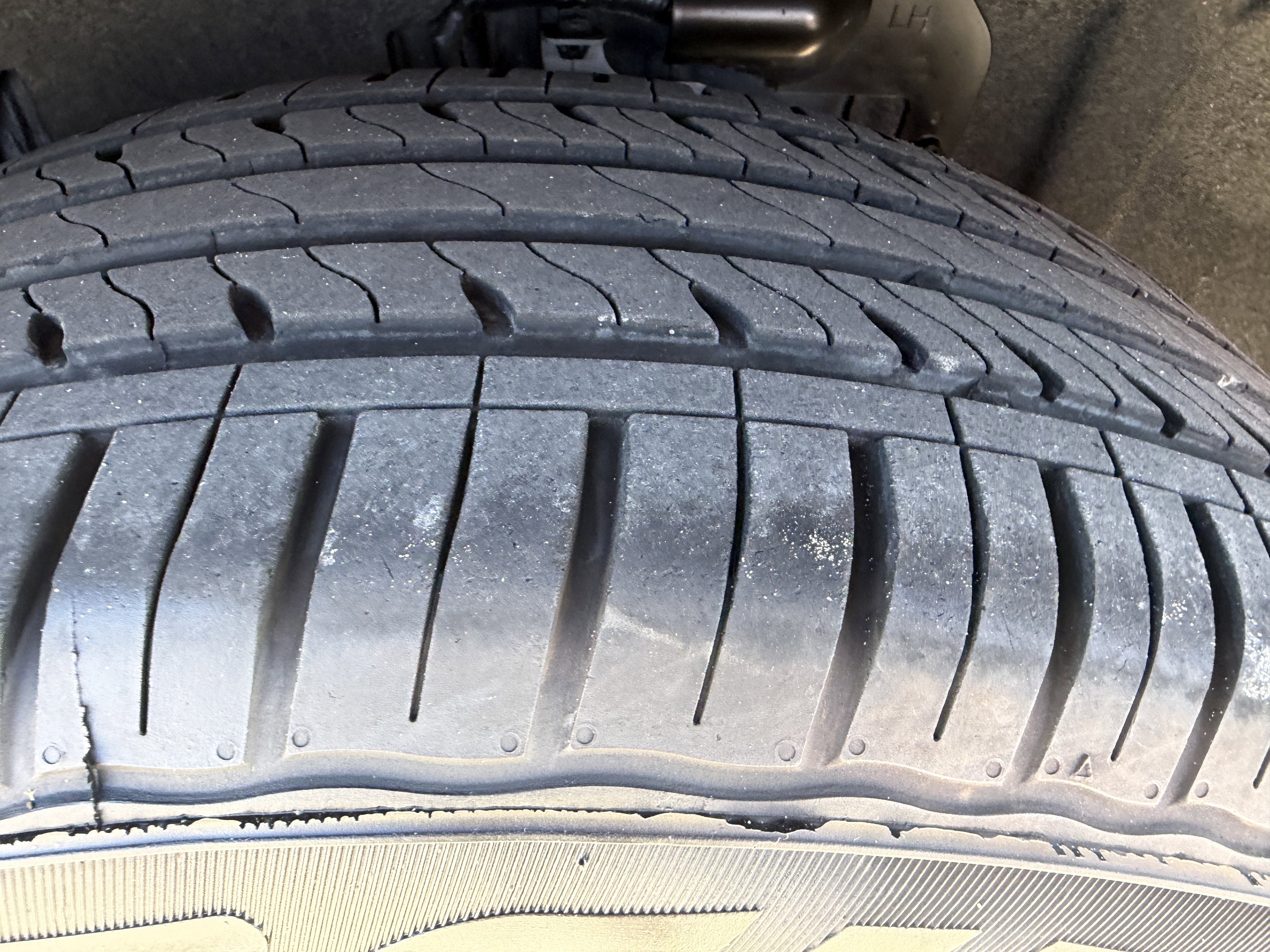 Used 2023 Nissan Rogue SV image 33