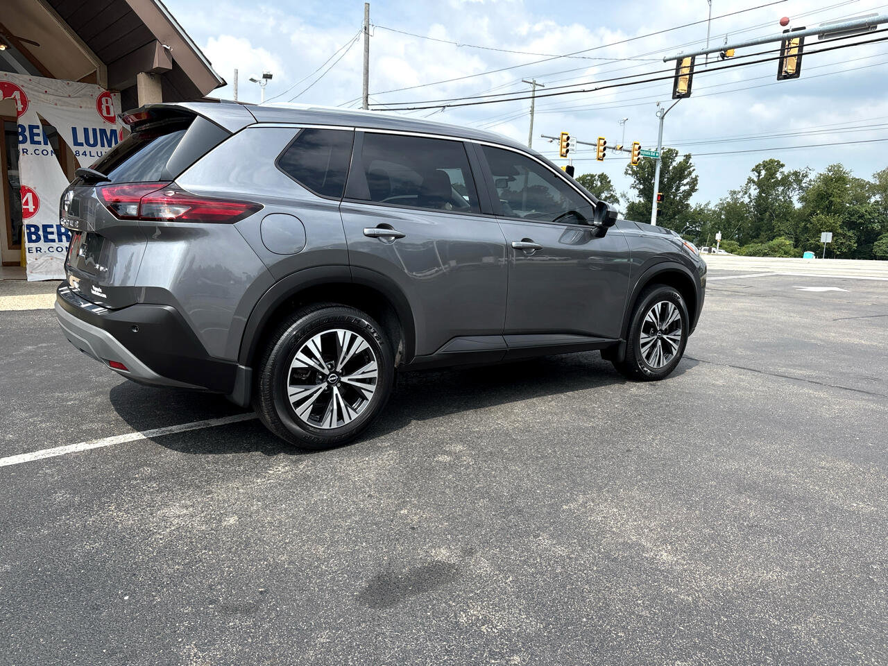 Used 2022 Nissan Rogue SV w/ SV Premium Package image 5