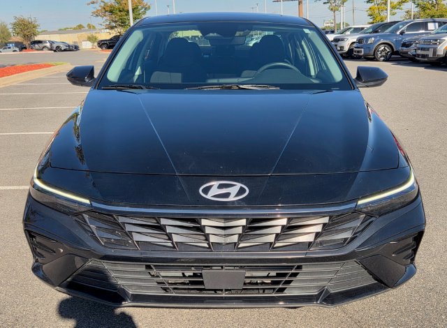Used 2025 Hyundai Elantra SEL FWD image 6