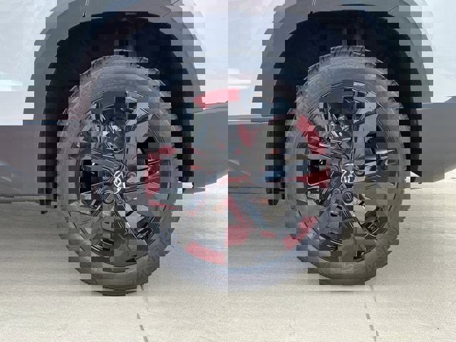 New 2025 Volkswagen Taos SE image 9