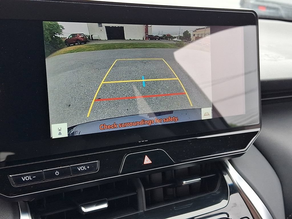 Used 2023 Toyota Venza XLE AWD/4WD image 21
