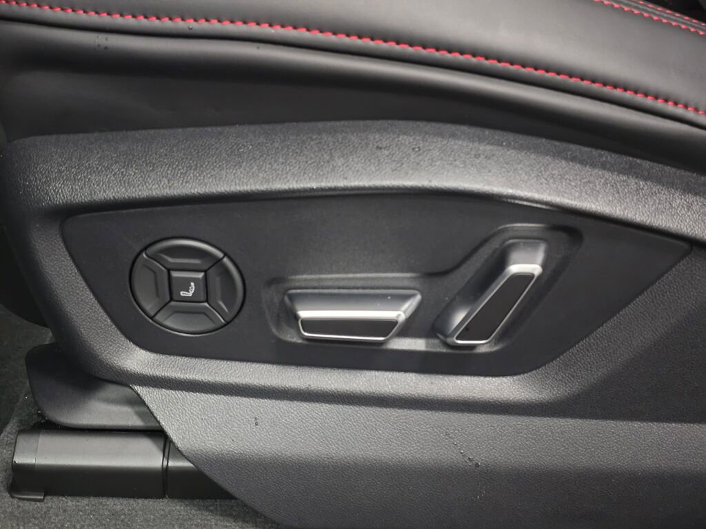 New 2026 Audi SQ8 Prestige image 25