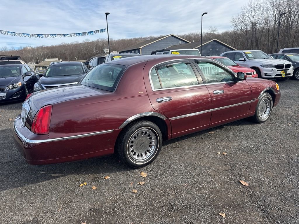 Used 2000 Lincoln Town Car Cartier image 13