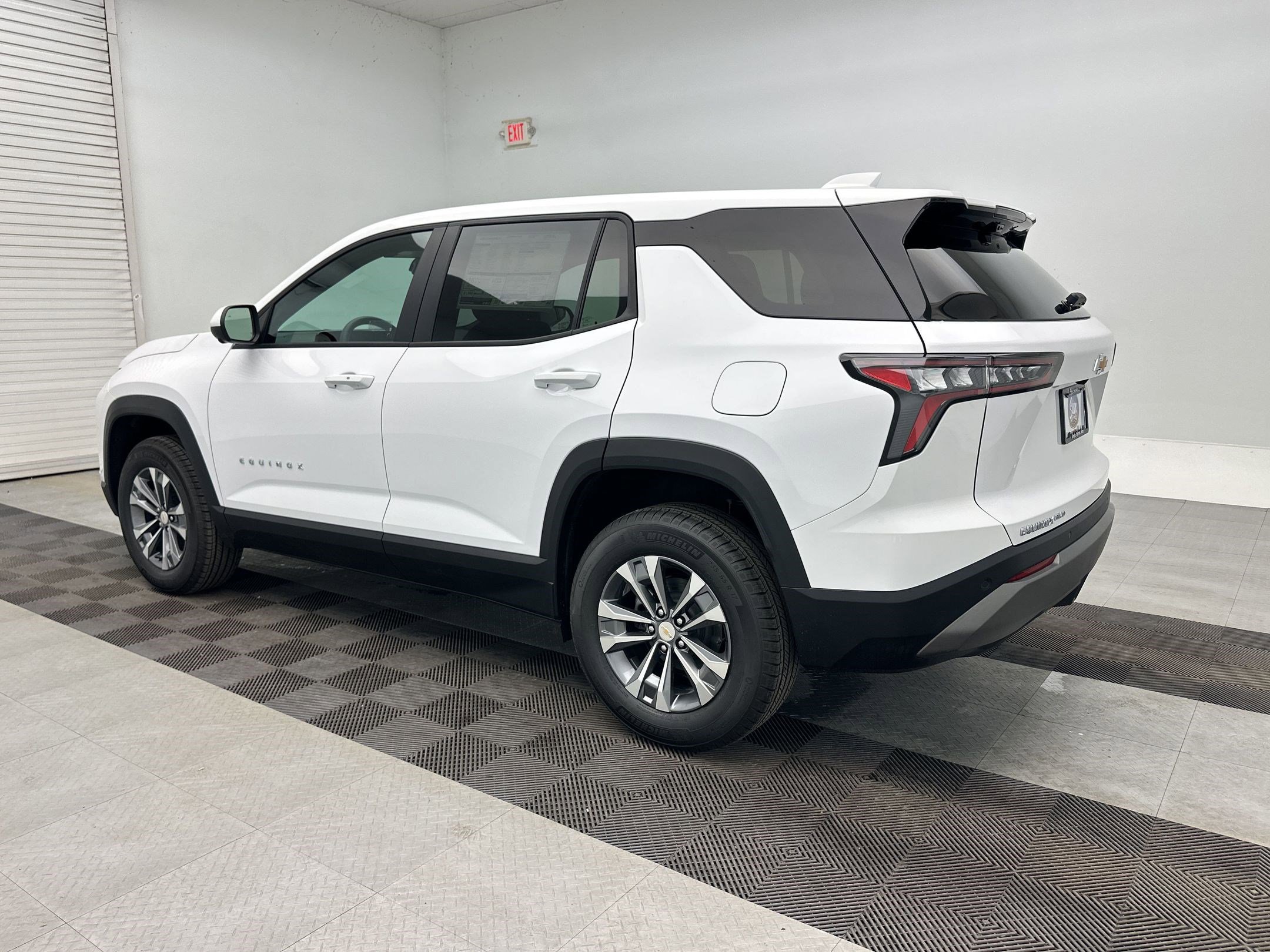 New 2026 Chevrolet Equinox LT image 3