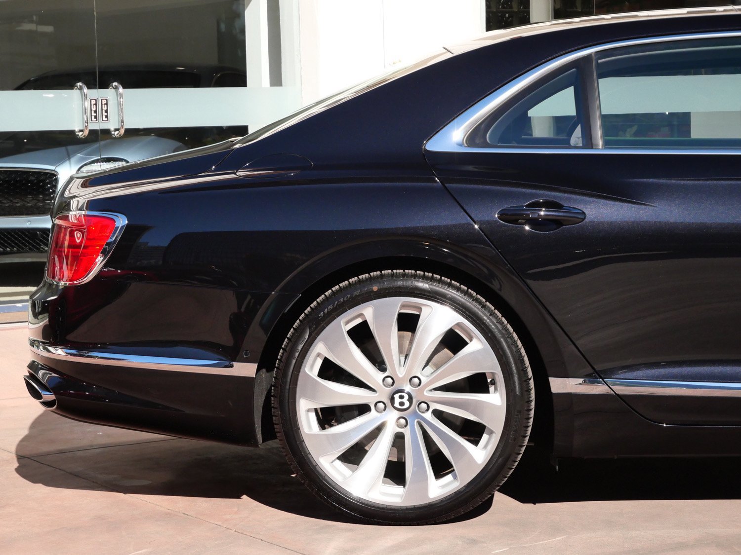 New 2026 Bentley Flying Spur V8 AWD/4WD image 9