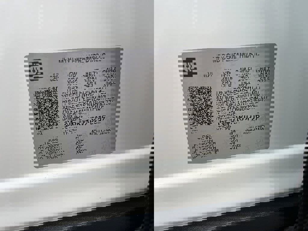 Used 2023 Chevrolet Traverse RS image 75